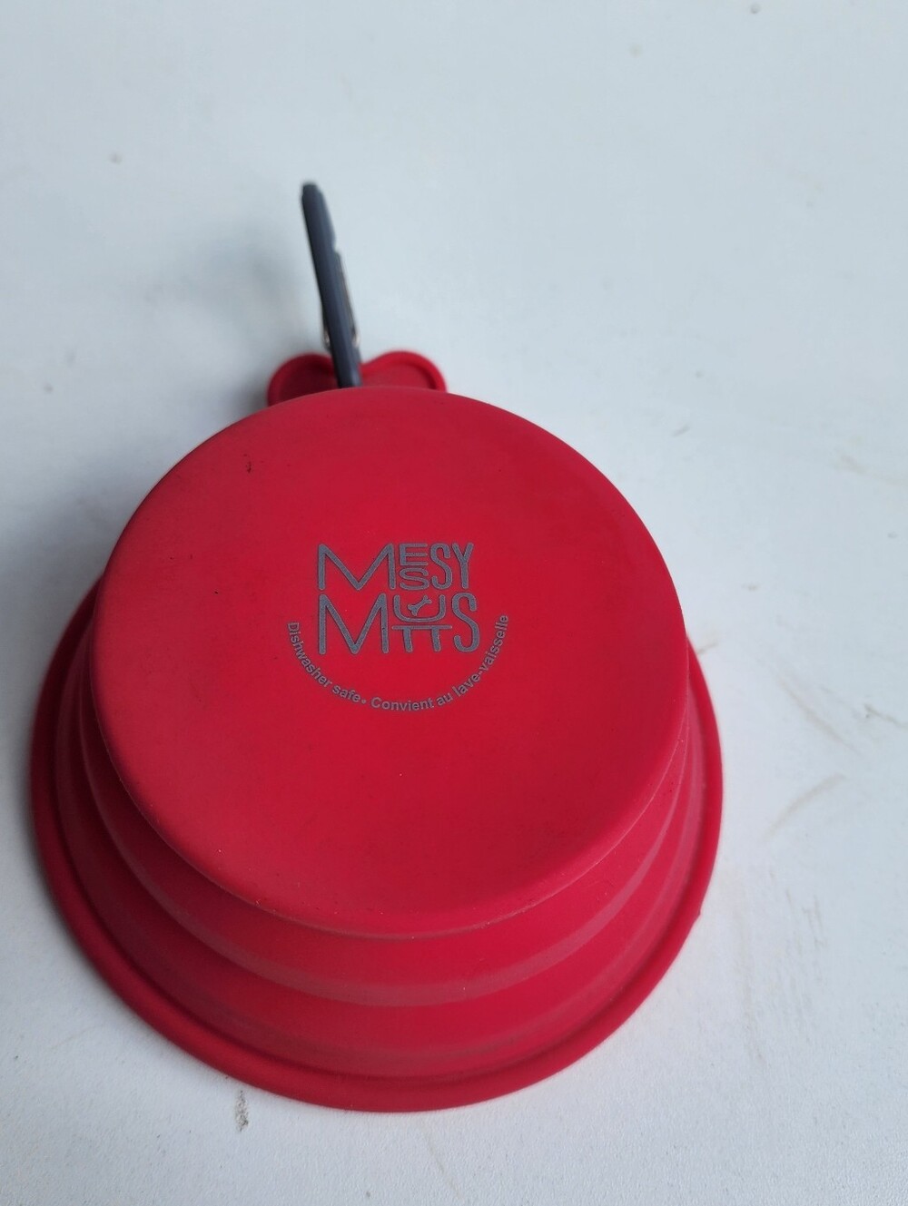 Ruff Wear Portable Dog Treat Poach & Messy Mutts Silicone Travel Water Bowl Red - Picture 4 of 15